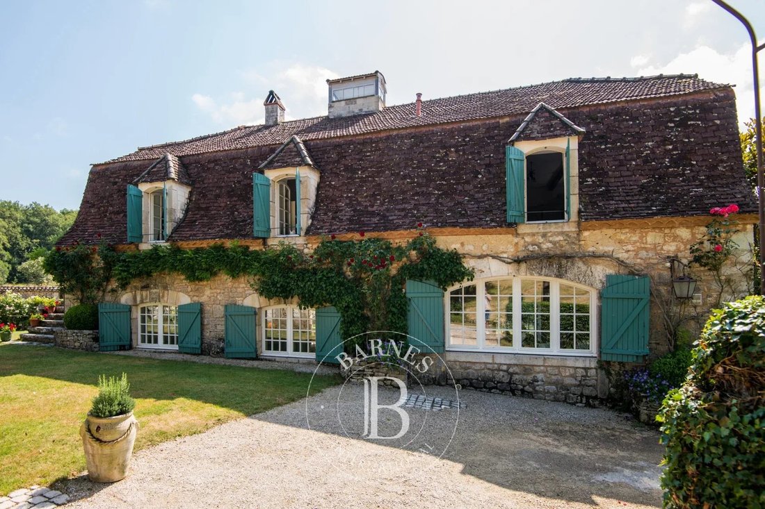 Estate in Saint-Cirq-Lapopie, Occitania, France 2 - 14618220