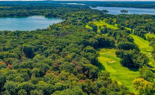 Land in Hartland, Wisconsin, United States 1