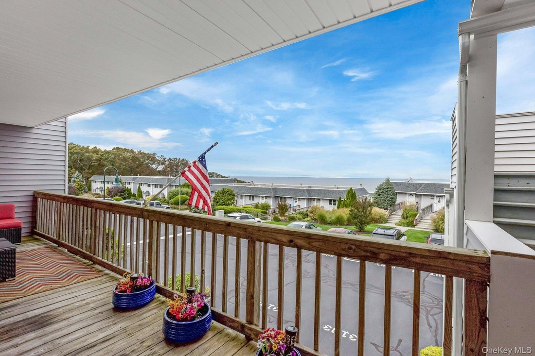 Condo in Calverton, New York, United States 5 - 19024926