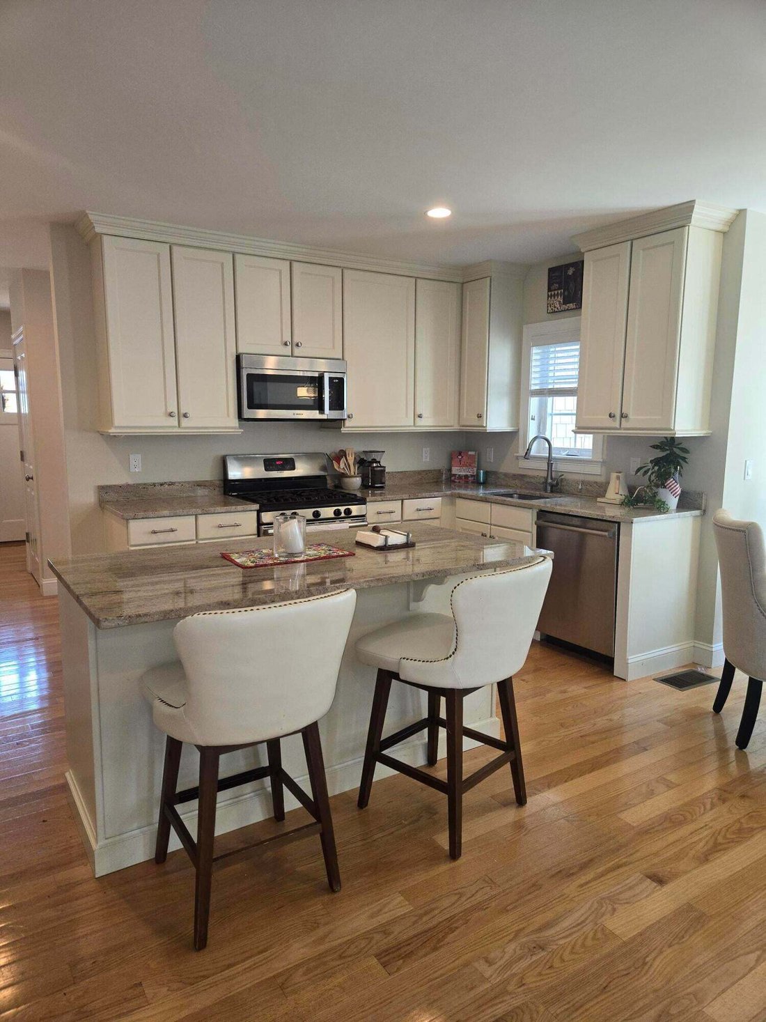 House in Mashpee, Massachusetts, United States 5 - 19023012
