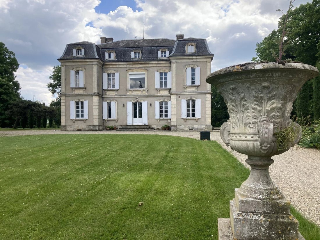 Castello a Santa Caterina, Villeneuve-sur-Lot, Francia 1 - 17024502