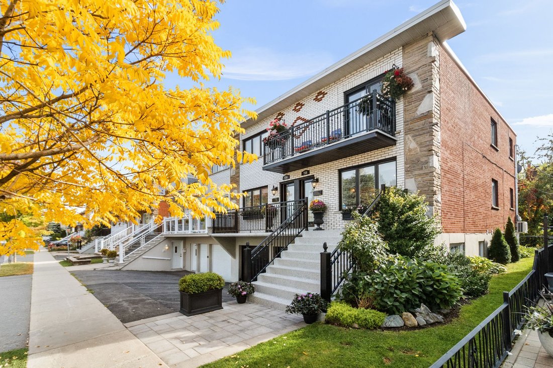 House in Montreal, Quebec, Canada 2 - 19032837