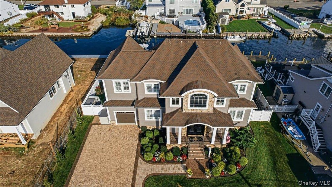House in West Islip, New York, United States 2 - 19029295