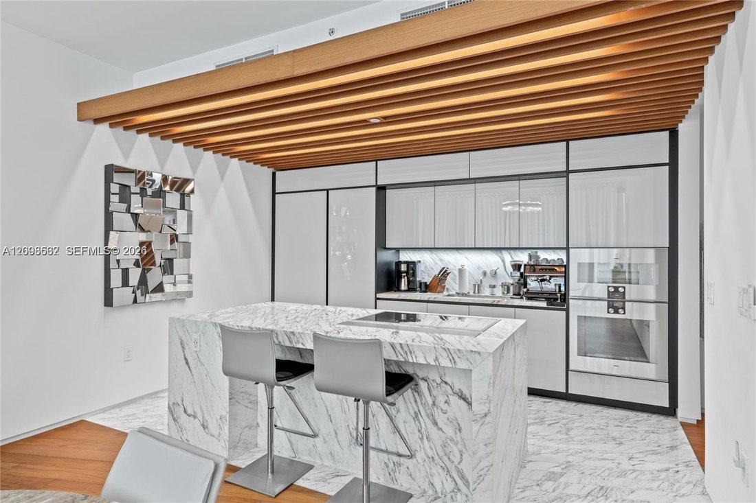 Condo in Miami Beach, Florida, United States 1 - 19024916