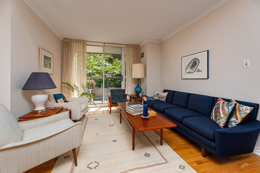 Condo in Toronto, Ontario, Canada 1 - 19028030