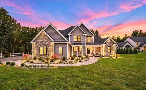 House in Bedford, New Hampshire, United States 1