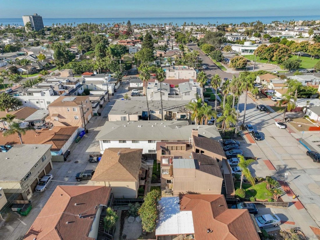 San Diego, California, United States 3 - 19024495