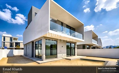 Villa in Hadaeq Sheikh Mohammed Bin Rashid, Dubai, United Arab Emirates 1