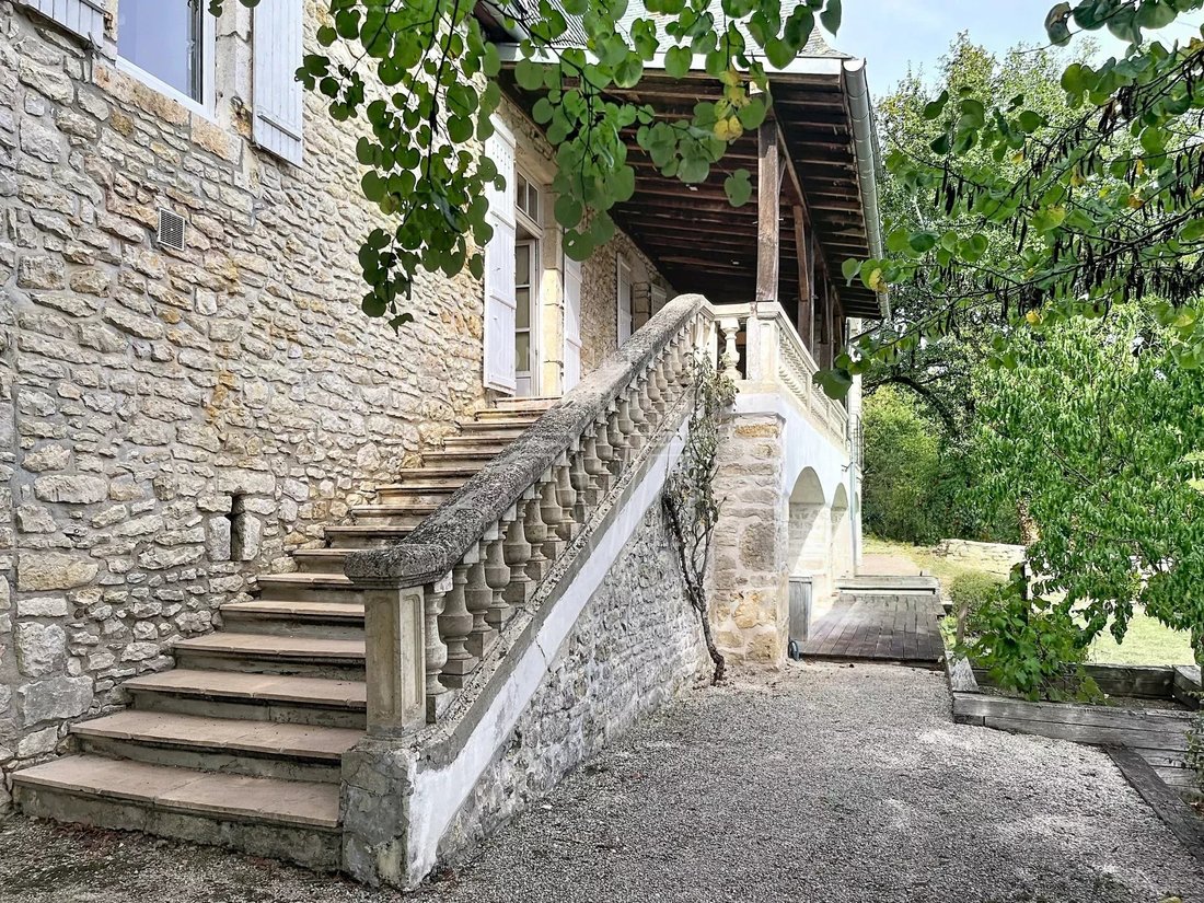 Castillo en Sarlat-la-Canéda, Nueva Aquitania, Francia 3 - 19029477