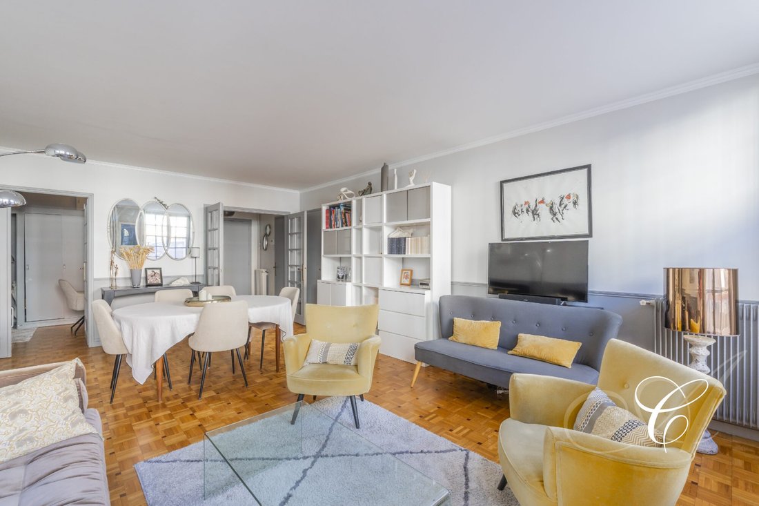 Apartment in Domaine National du Château, Versailles, France 4 - 19032151