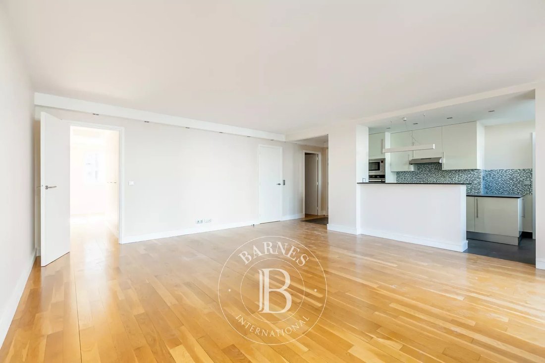 Apartment in Pereire-Malesherbes, Paris 17e Arrondissement, Paris 4 - 19029486