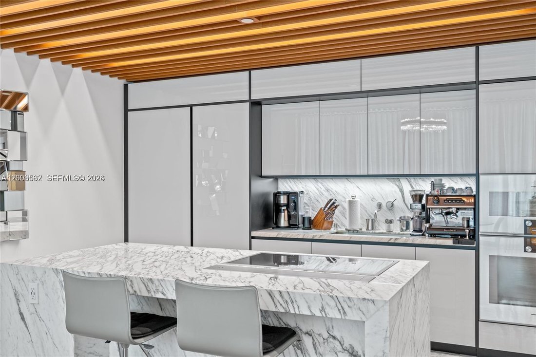 Condo in Miami Beach, Florida, United States 5 - 19024916