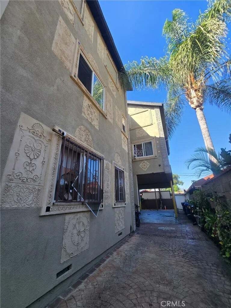 Los Angeles, California, United States 4 - 19027060