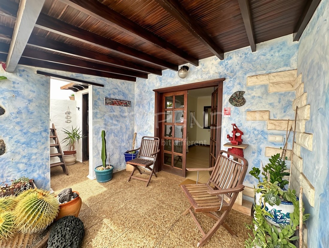Villa in Teguise, Kanarische Inseln, Spanien 3 - 19033728