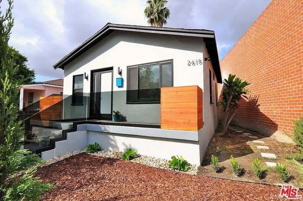Condo in Los Angeles, California, United States 2 - 19027031