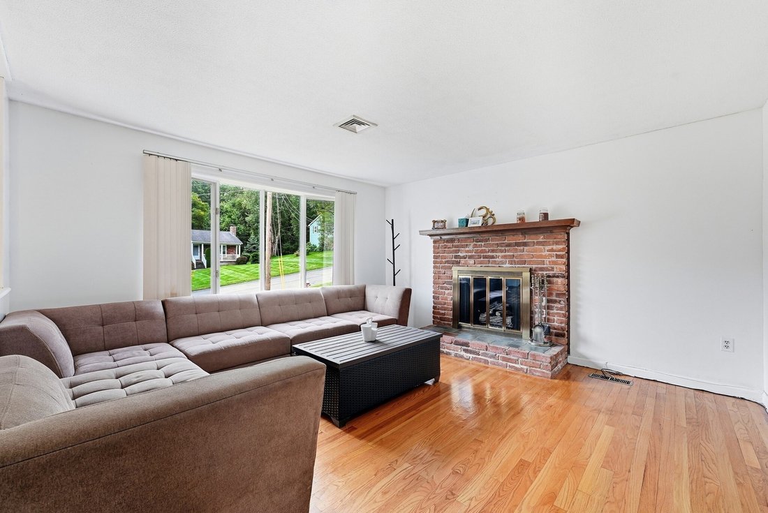 House in West Springfield, Massachusetts, United States 2 - 19027739