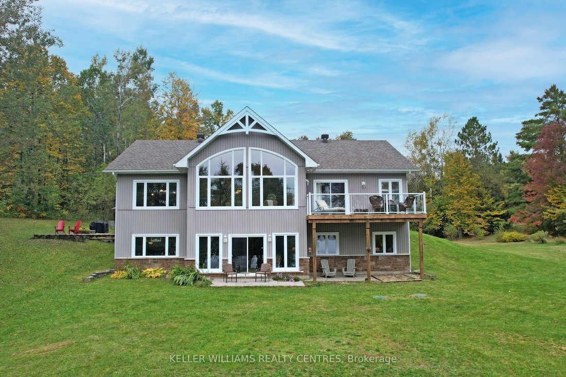 House in Gravenhurst, Ontario, Canada 2 - 19023876
