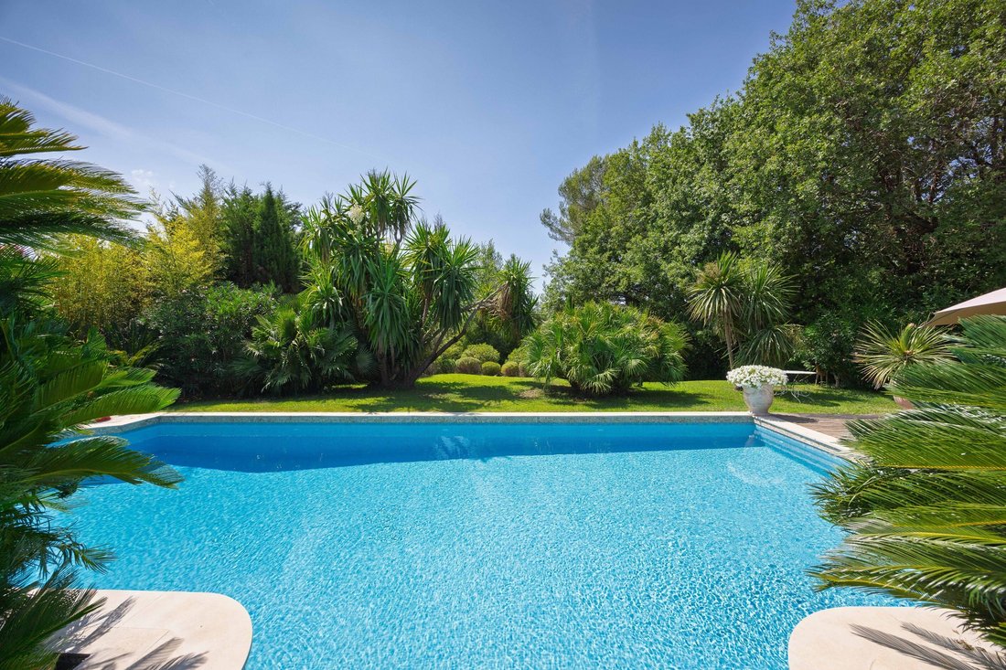 House in Mougins, Provence-Alpes-Côte d'Azur, France 3 - 19024893
