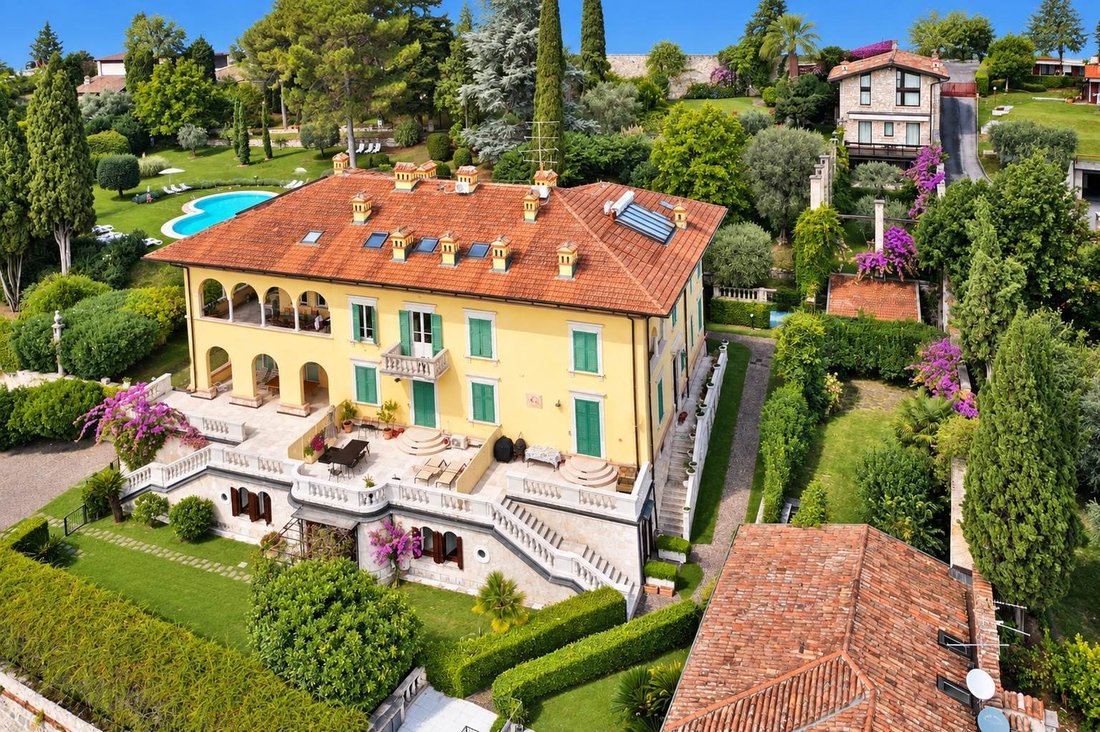 Apartment in Gardone Riviera, Lombardy, Italy 2 - 19015153