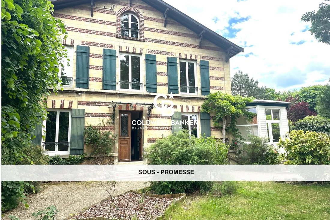Maison à Le Vésinet, Île-de-France, France 1 - 18499027