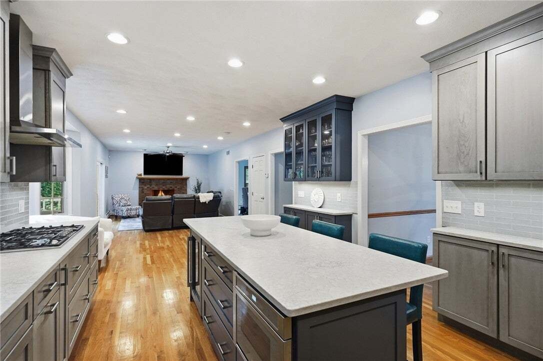 House in Warwick, Rhode Island, United States 3 - 19020422