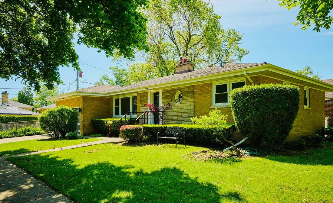 House in Skokie, Illinois, United States 2 - 19024171