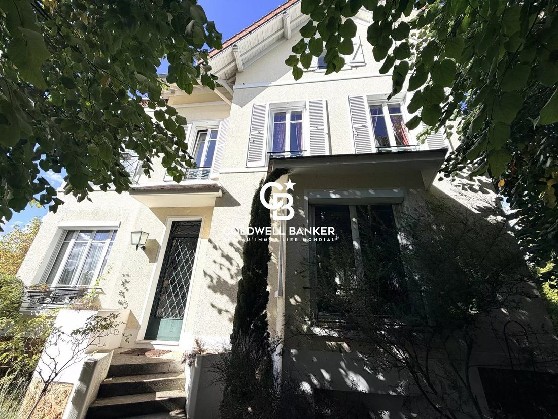 Apartment in Le Vésinet, Ile-de-France, France 1 - 19029566