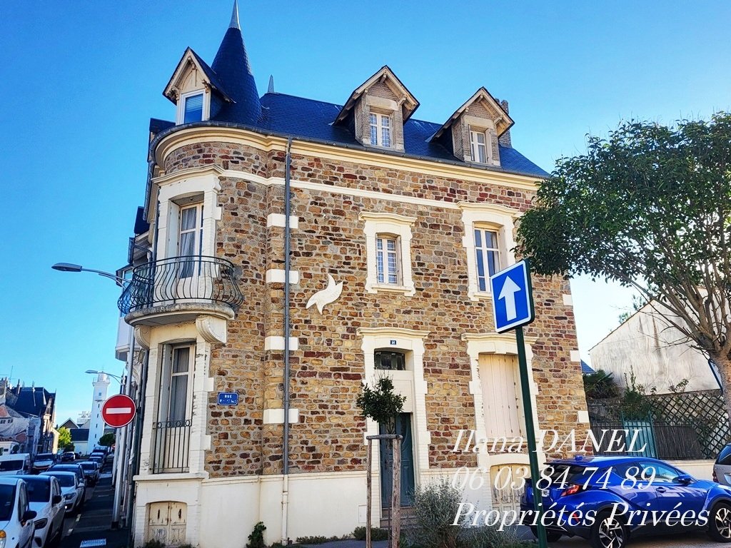 Villa in Saint Pierre-La Rudelière, Les Sables-d'Olonne, France 1 - 19026104