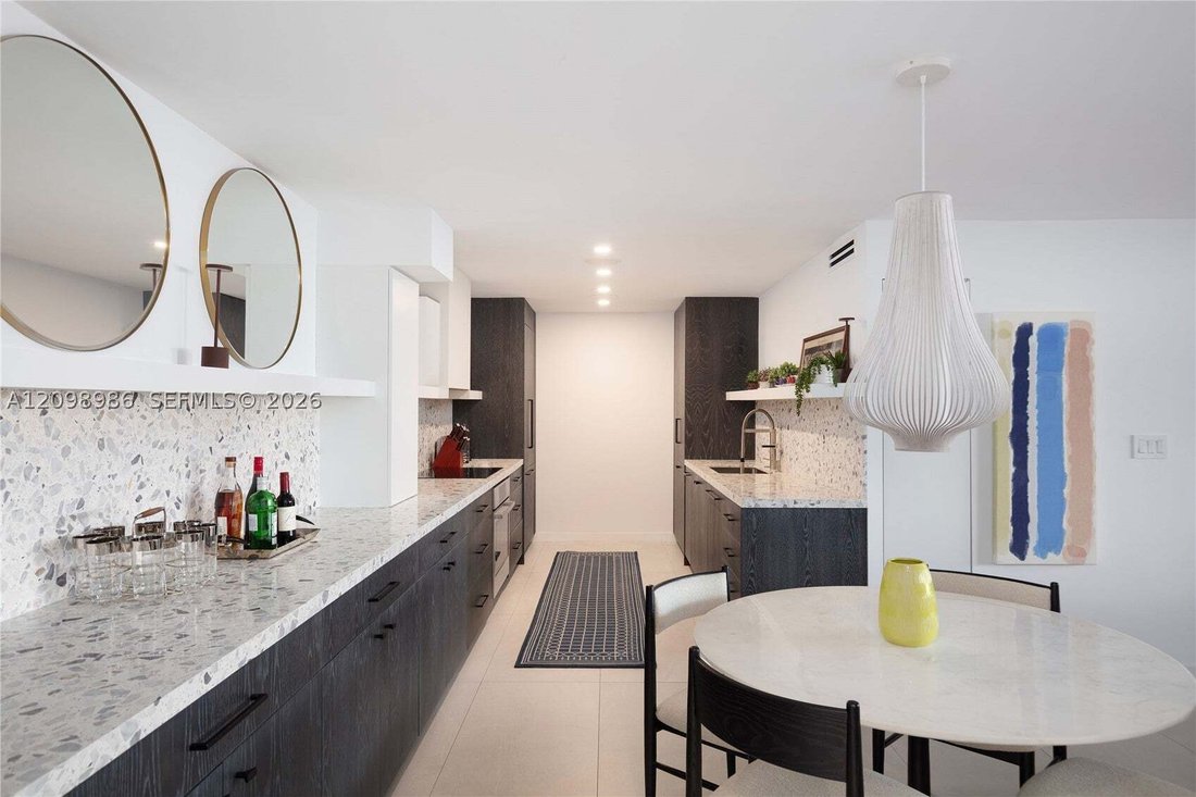 Condo in Miami Beach, Florida, United States 5 - 19023325