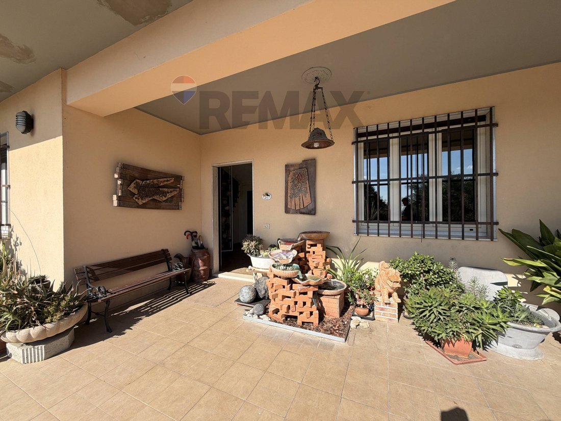 Villa in Barasso, Lombardei, Italien 1 - 19026487