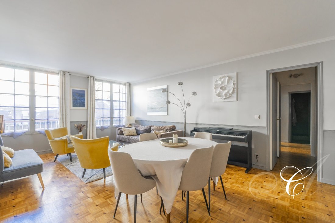 Apartment in Domaine National du Château, Versailles, France 2 - 19032151