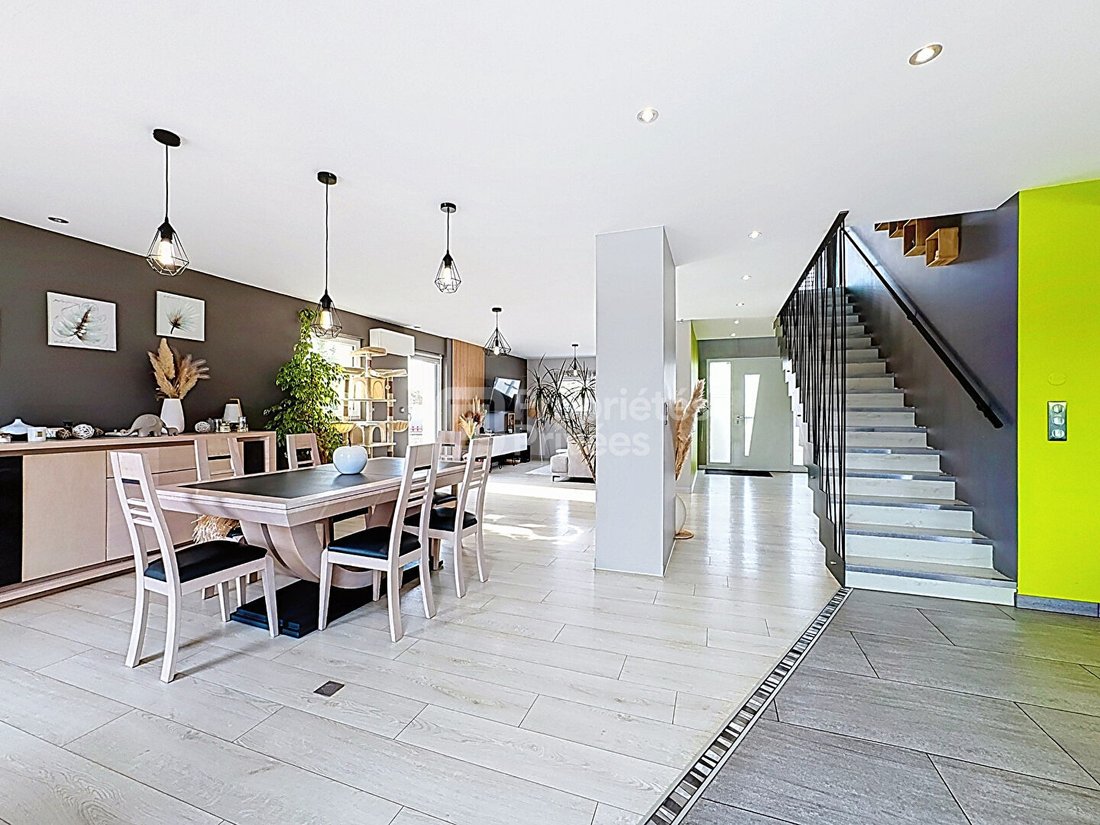 Villa in Sainte-Marie-aux-Chenes, Grand Est, France 3 - 19026042