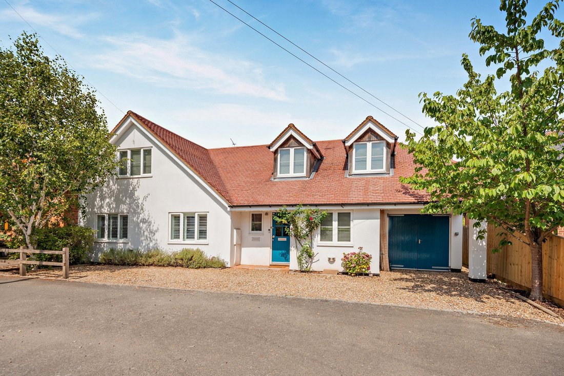 House in Hurley Bottom, Bisham, England 1 - 19020719