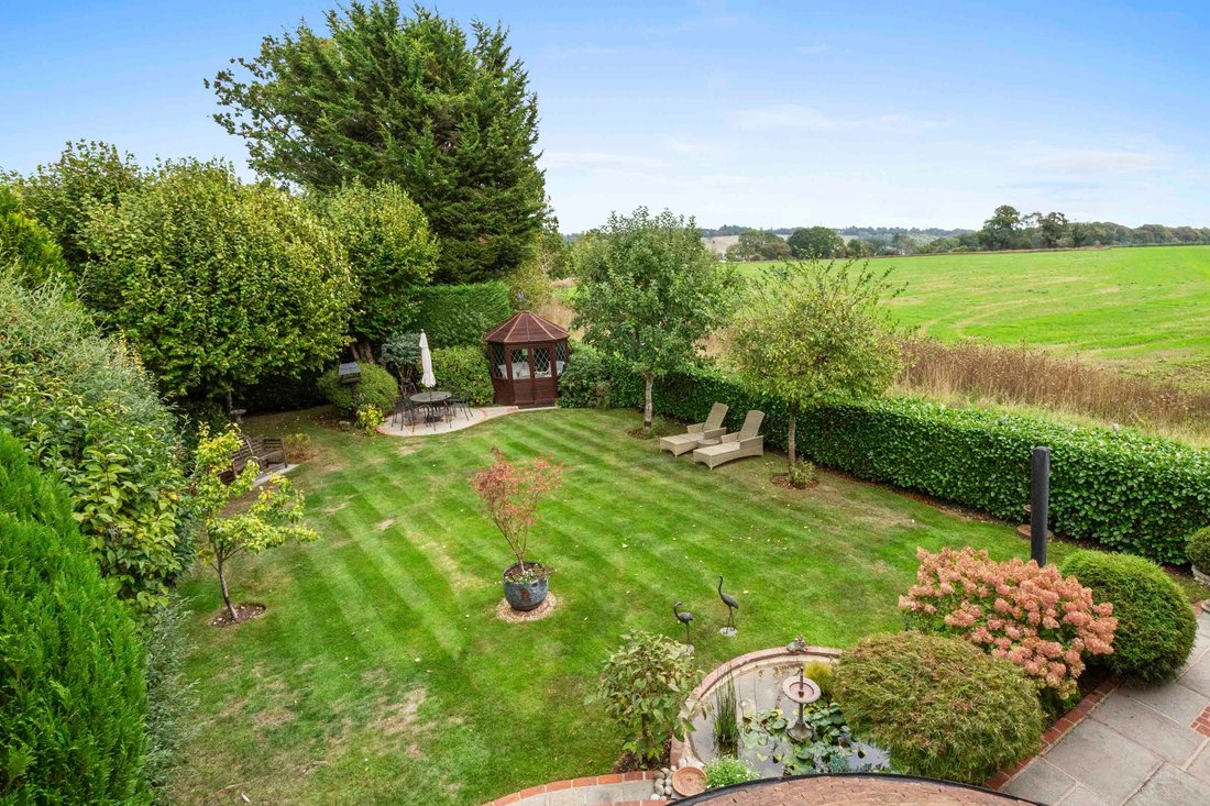 House in Naphill, England 4 - 19032458