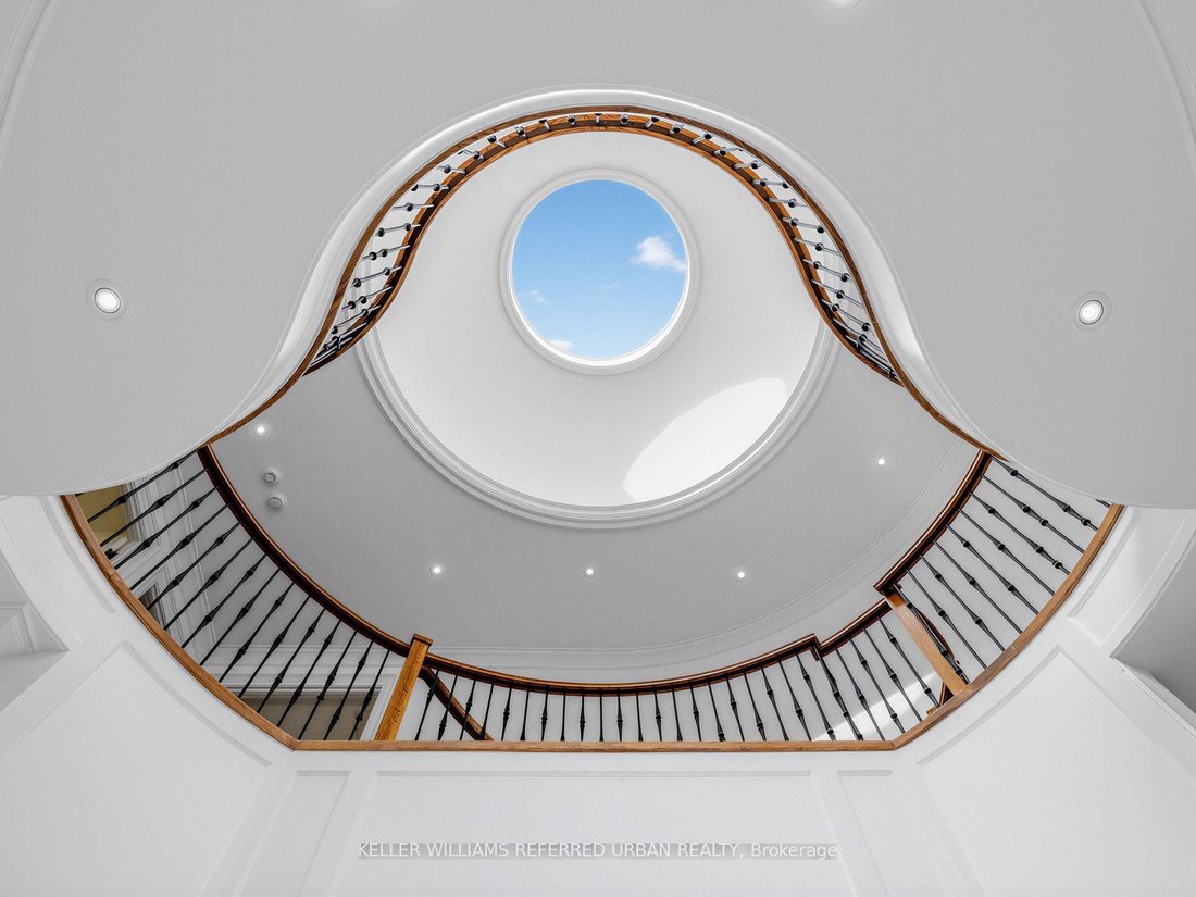 House in Toronto, Ontario, Canada 4 - 19021176