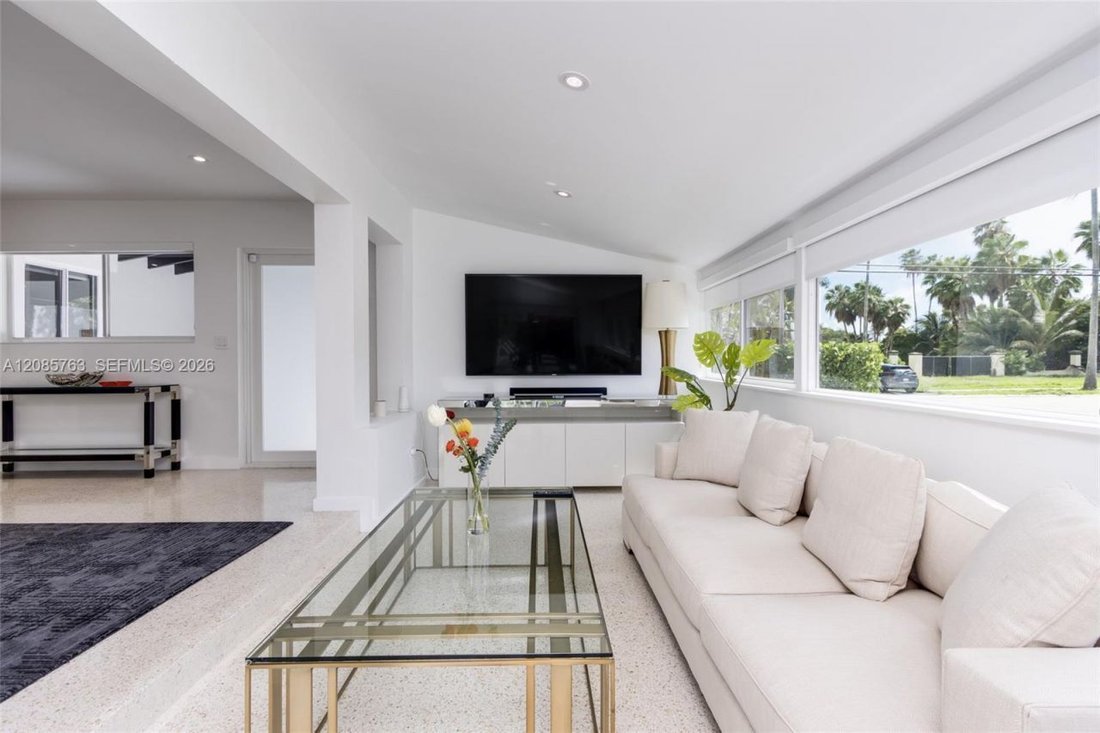 House in Miami, Florida, United States 4 - 19032002