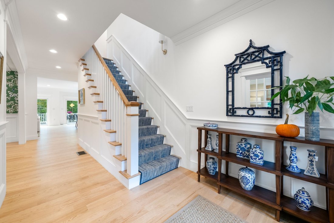 House in Dedham, Massachusetts, United States 3 - 19022066