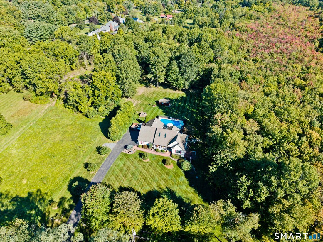 House in Suffield, Connecticut, United States 2 - 19032427