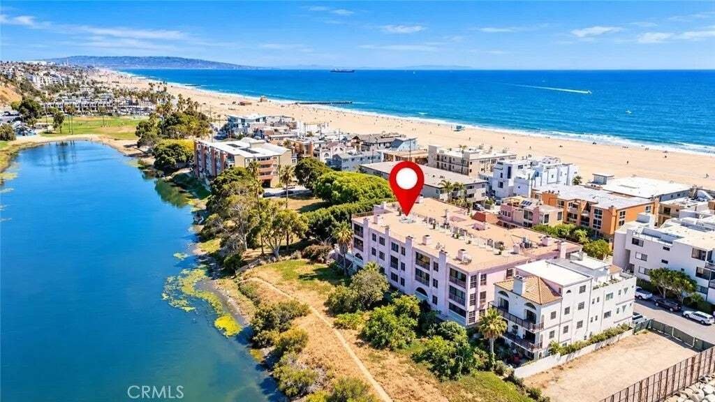 Condo in Los Angeles, California, United States 1 - 19029431