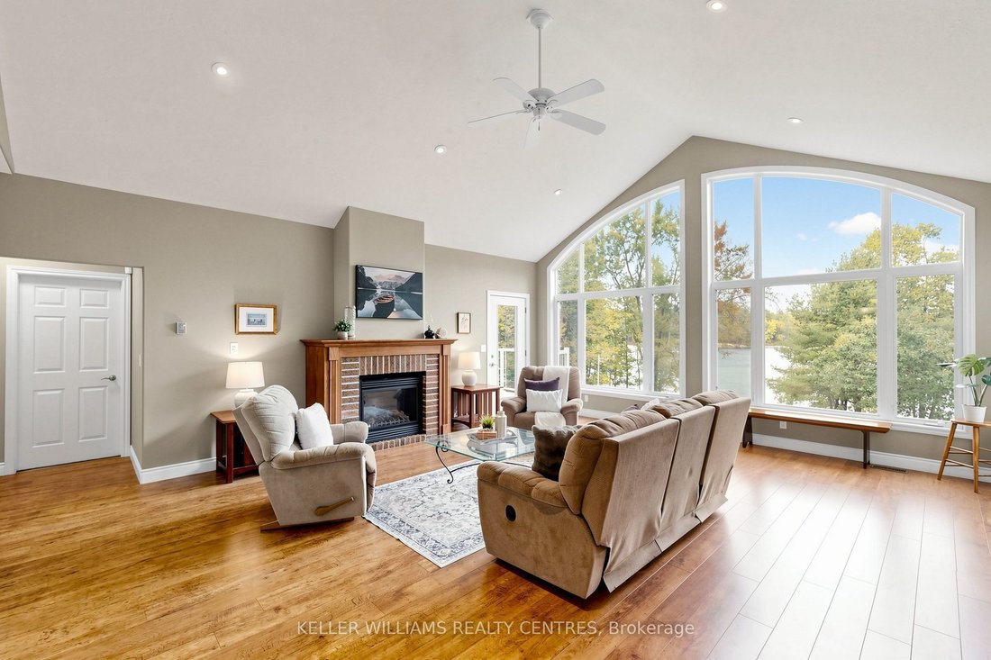 House in Gravenhurst, Ontario, Canada 5 - 19023876