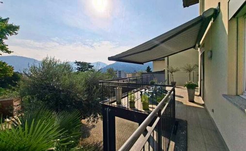 House in Caslano, Ticino, Switzerland 1