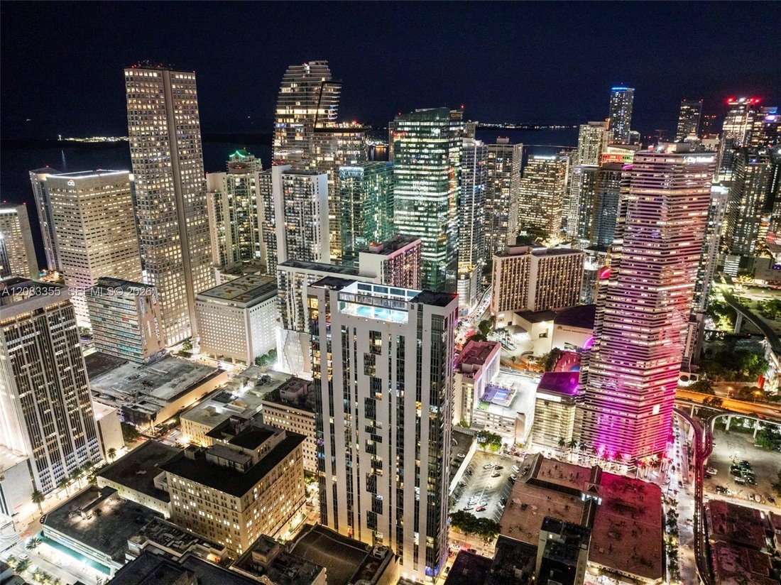 Condo in Miami, Florida, United States 1 - 19024993