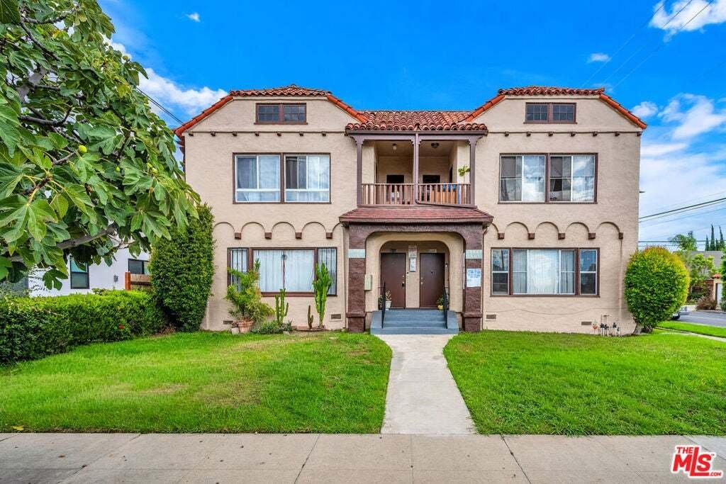 Los Angeles, California, United States 3 - 19032373