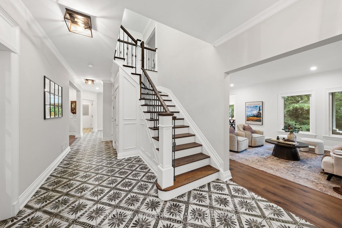 House in Ottawa, Ontario, Canada 5 - 19025224
