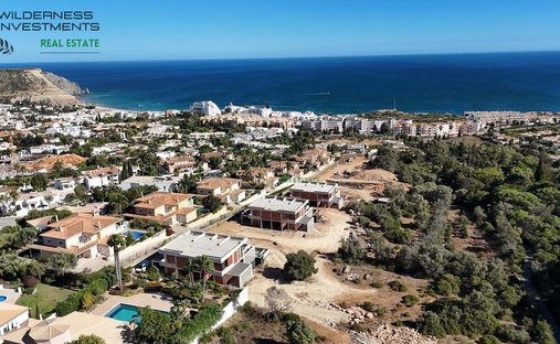 Villa in Praia da Luz, Algarve, Portugal 1