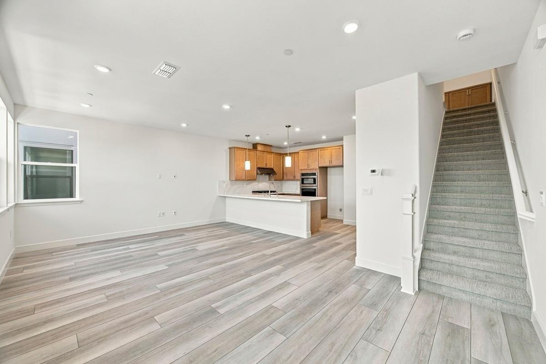 Townhouse in Colma, California, United States 2 - 17057413