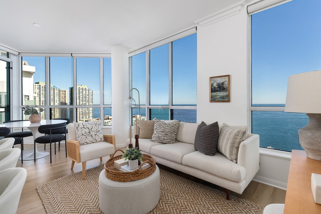 Condo in Toronto, Ontario, Canada 2 - 19028013