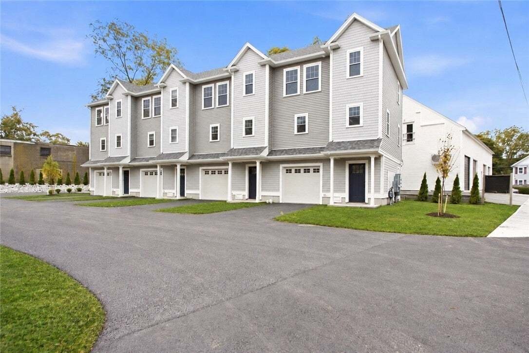 Condo in Warren, Rhode Island, United States 1 - 19022289