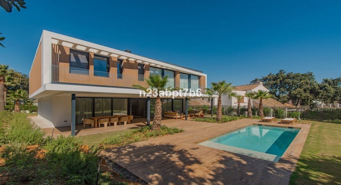 Villa in Sotogrande, San Roque, Andalusia 1 - 19027535