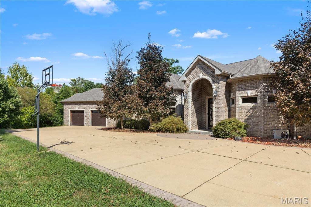 House in Florissant, Missouri, United States 2 - 19030954